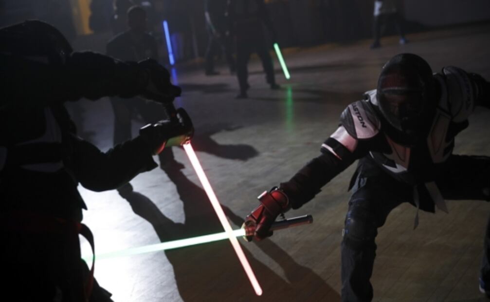 ¡Duelos con sables de luz de Star Wars serán deporte en Francia!