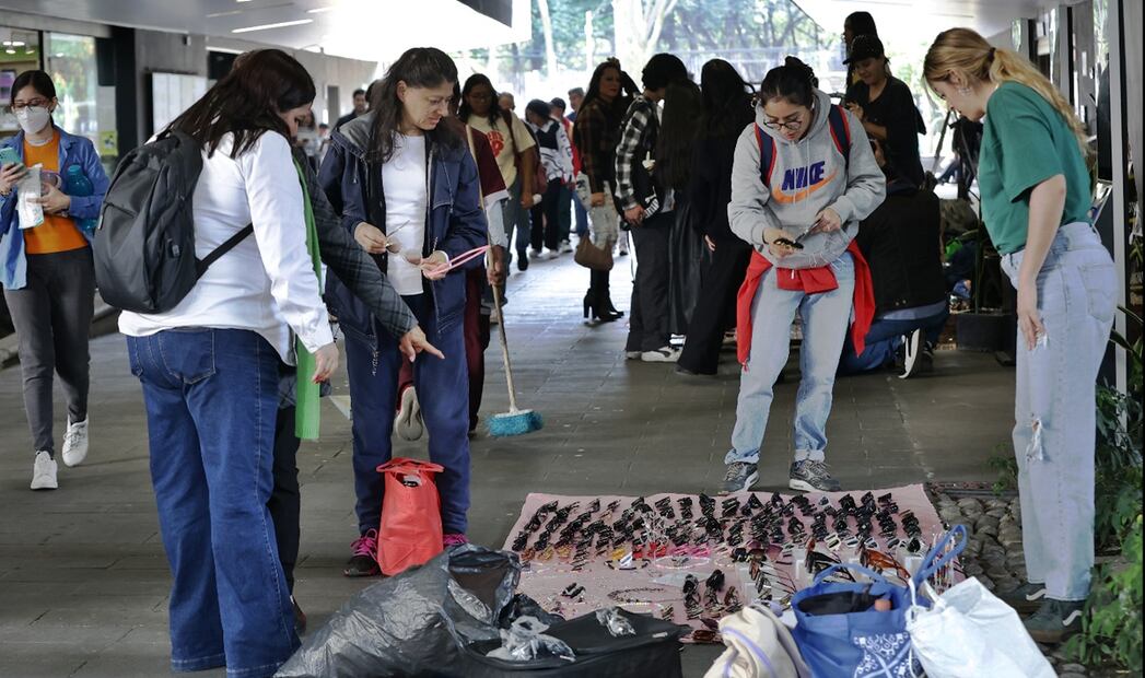 Ambulantes en la Cineteca Nacional de Xoco, el 21 de febrero de 2025. Foto: Fernanda Rojas/EL UNIVERSAL