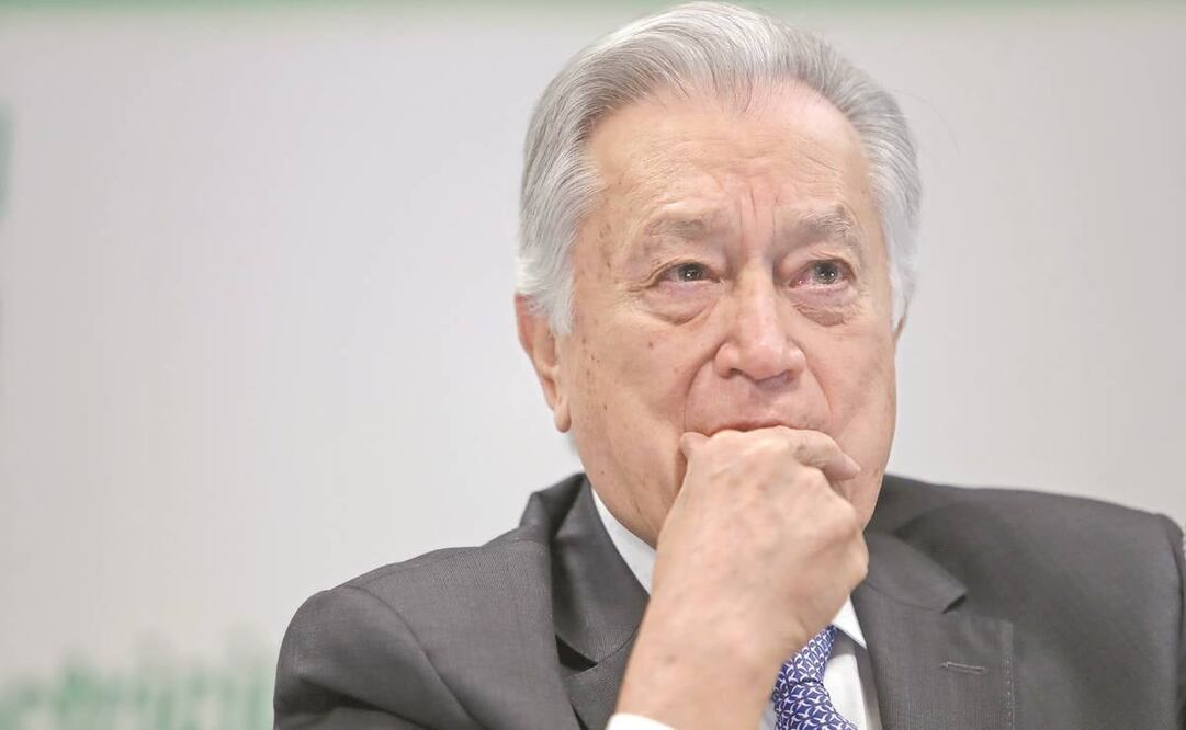 Manuel Bartlett, titular de la CFE, dijo que sus ingresos de 2019 fueron de más de 5 mdp. Foto: ARCHIVO EL UNIVERSAL