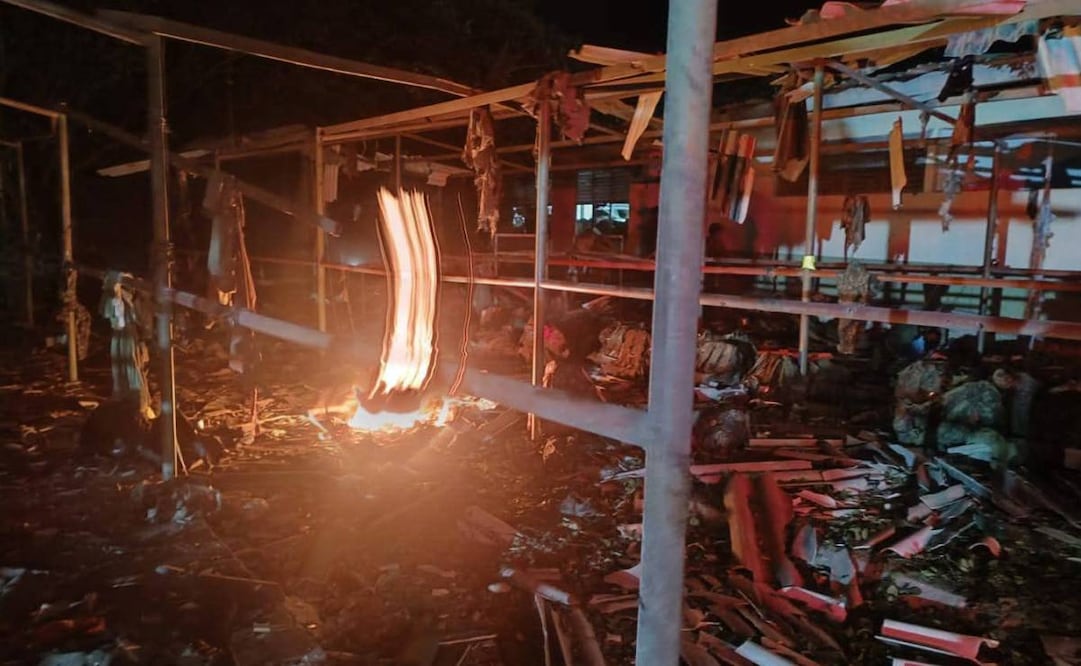 Rastreo de redes: fotografía donde se observa los daños causados por un ataque a la Base Militar del 27, perteneciente al Batallón de Infantería No. 14 Antonio Ricaurte la noche de este jueves, en Aguachica (Colombia). Foto: EFE