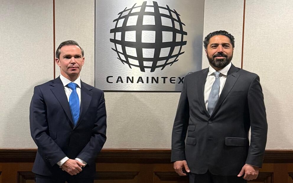 De acuerdo con el presidente saliente y entrante de la Canaintex, Rafael Zaga, y Rafael Torre Lamuño, respectivamente, la industria logró frenar su caída tras trimestres consecutivos con resultados negativos e impacto al empleo. Foto: Ivette Saldaña