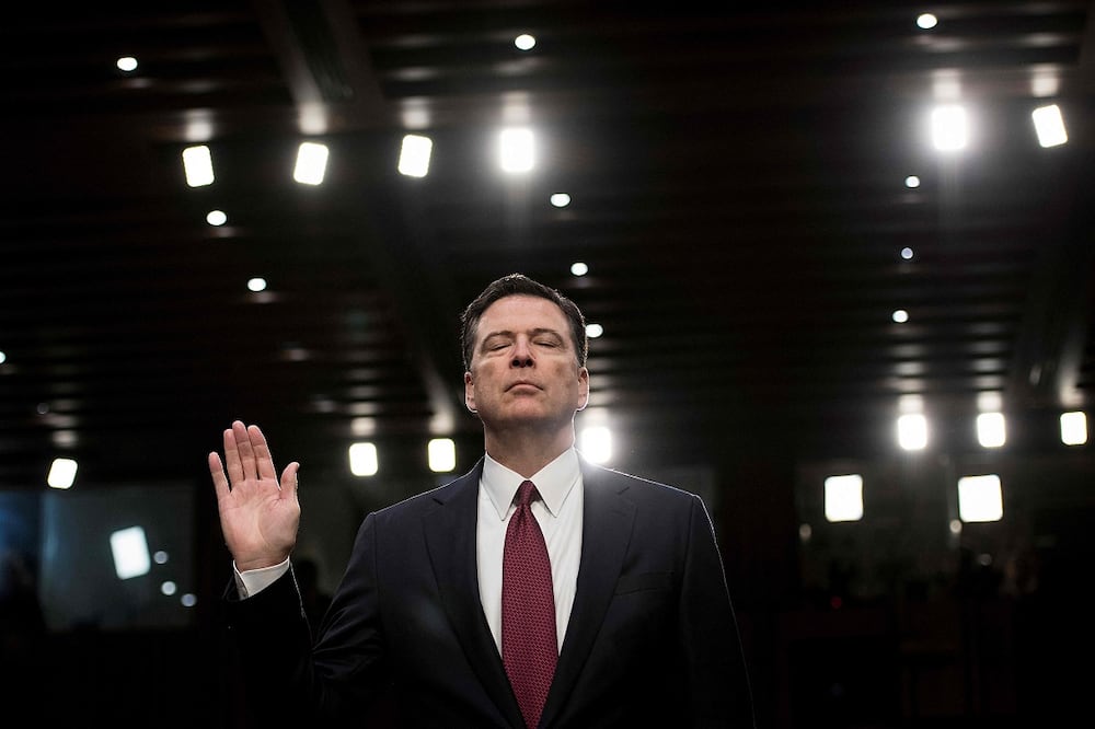 James Comey presta juramento durante una audiencia ante el Comité Selecto de Inteligencia del Senado en el Capitolio el 8 de junio de 2017 en Washington. Foto: AFP