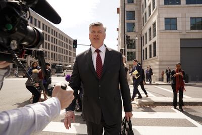 Dan 3 años más de cárcel a asesor de Trump por conspiración