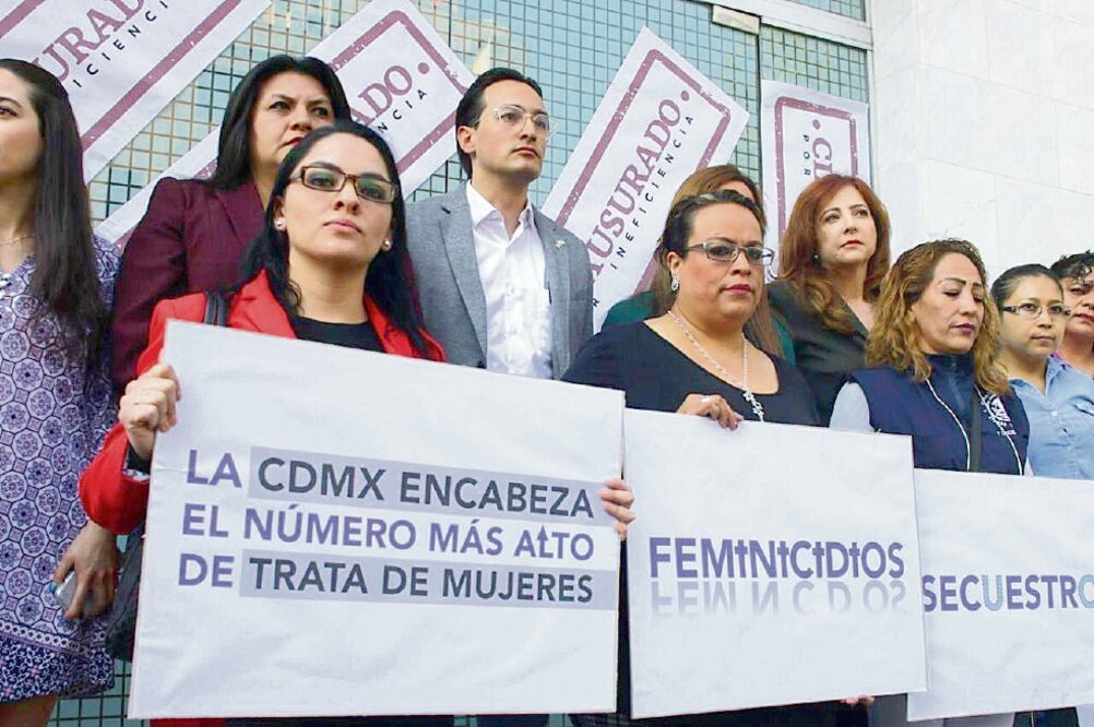 Protesta. El Partido Acción Nacional en la Ciudad de México realizó la clausura simbólica de las instalaciones de la Secretaría de la Mujer de la CDMX. (SPECIAL)