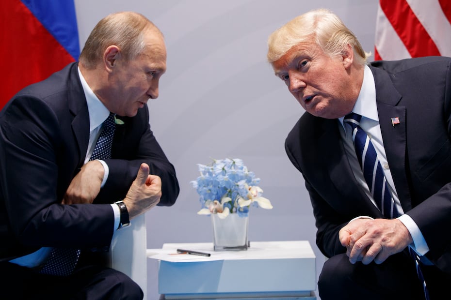 Los presidentes de Rusia, Vladimir Putin, y de EU, Donald Trump. Foto: AP