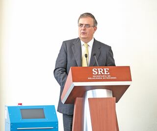 Ordena 4T a Embajadas no reconocer gobiernos y les envían manual para “saber” actuar