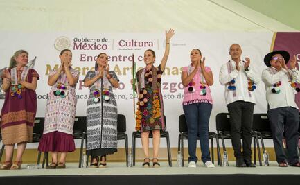 Entre huipiles y tradiciones, Sheinbaum vuelve al Pueblo Amuzgo 55 años después; rinde homenaje a mujeres indígenas y artesanas