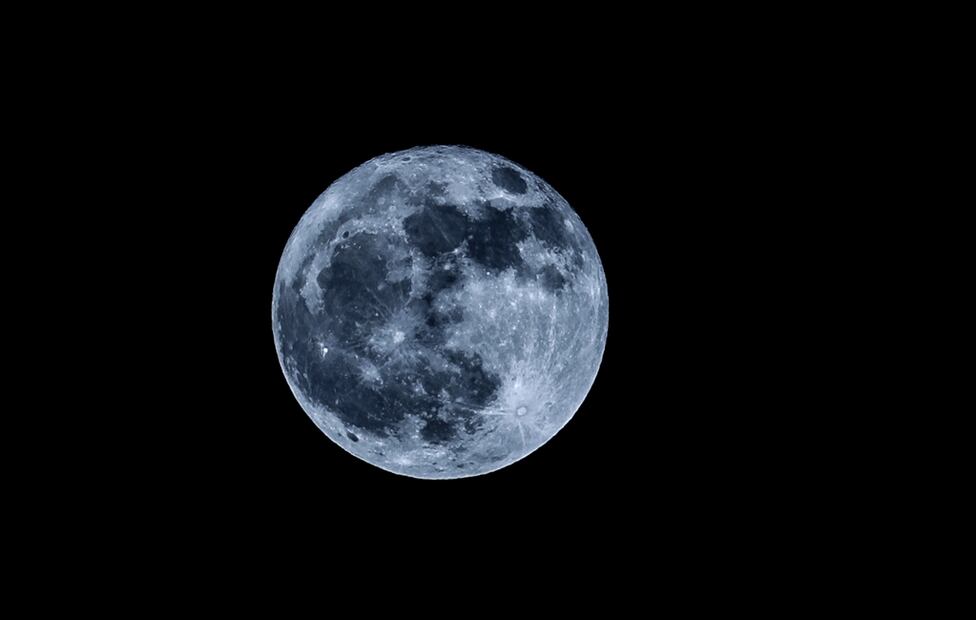 Se le llama Luna Azul a la segunda luna llena que ocurre en un mes. Foto Jorge Serratos / EL UNIVERSAL