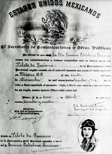 Imagen del título de Piloto de Turismo de Emma Catalina Encinas expedido por la Secretaría de Comunicaciones y Obras Públicas. Considerada la primera mujer piloto, Emma llegó a volar el avión presidencial durante la administración de Gustavo Díaz Ordaz y de Luis Echeverría Álvarez. Foto: Cortesía Heidi Ramírez Cisneros.