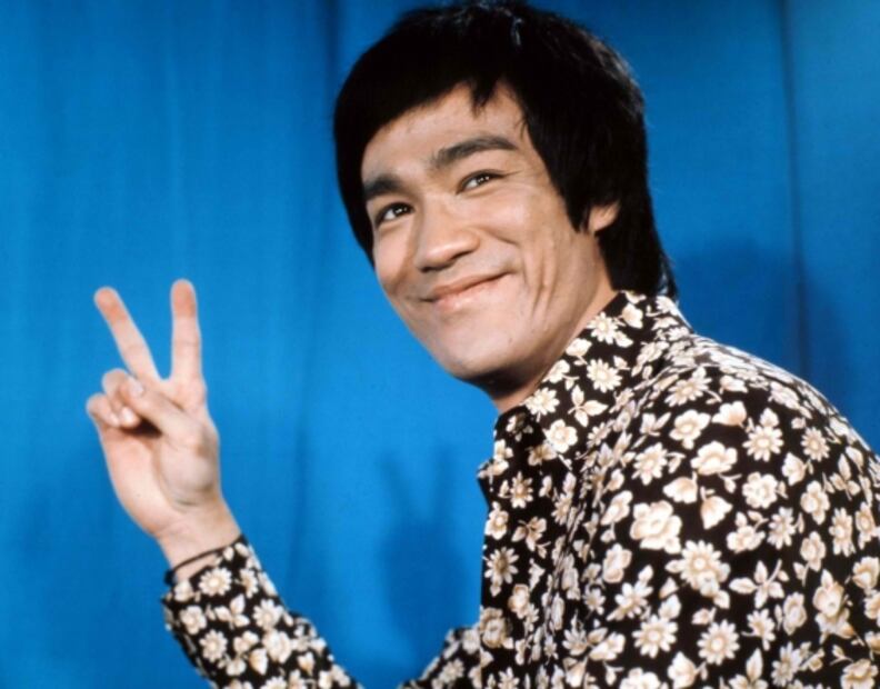 Bruce Lee, el filósofo que triunfó en Hollywood gracias a su habilidad en artes marciales