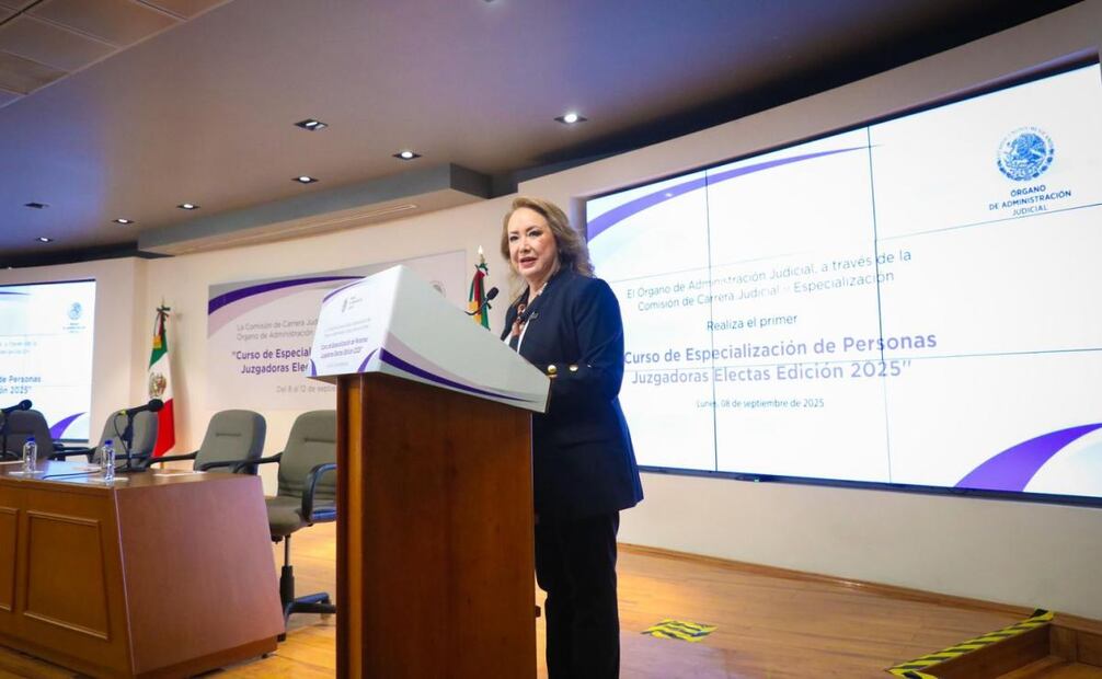 La ministra Yasmín Esquivel en el Curso de Especialización de Personas Juzgadoras Electas 2025 este lunes 8 de septiembre de 2025. Foto: Especial