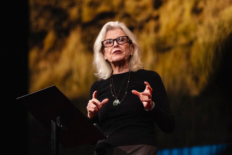 Kristine McDivitt Tompkins habla en TED2024 The Brave and the Brilliant. Vancouver, BC, Canadá. Foto: Gilberto Tadday / TED