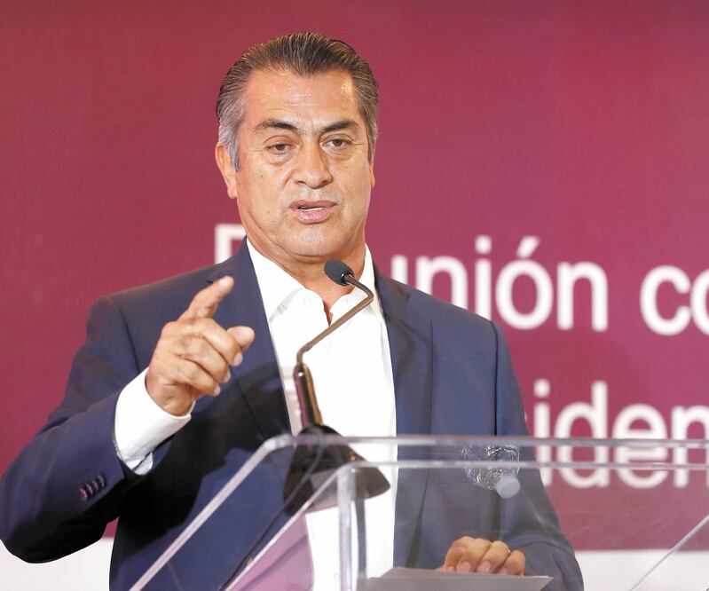El Bronco se sube a la fiesta de Rayados