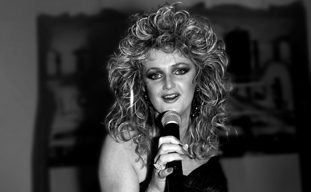 La cantante galesa convirtió una operación en las cuerdas vocales en su sello artístico. Foto: PIERRE GUILLAUD / AFP
