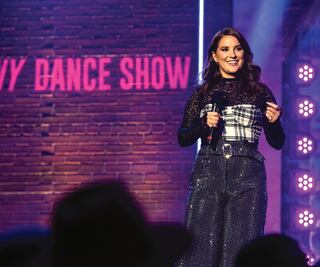 Comediantes arrancan risas con pasos de baile