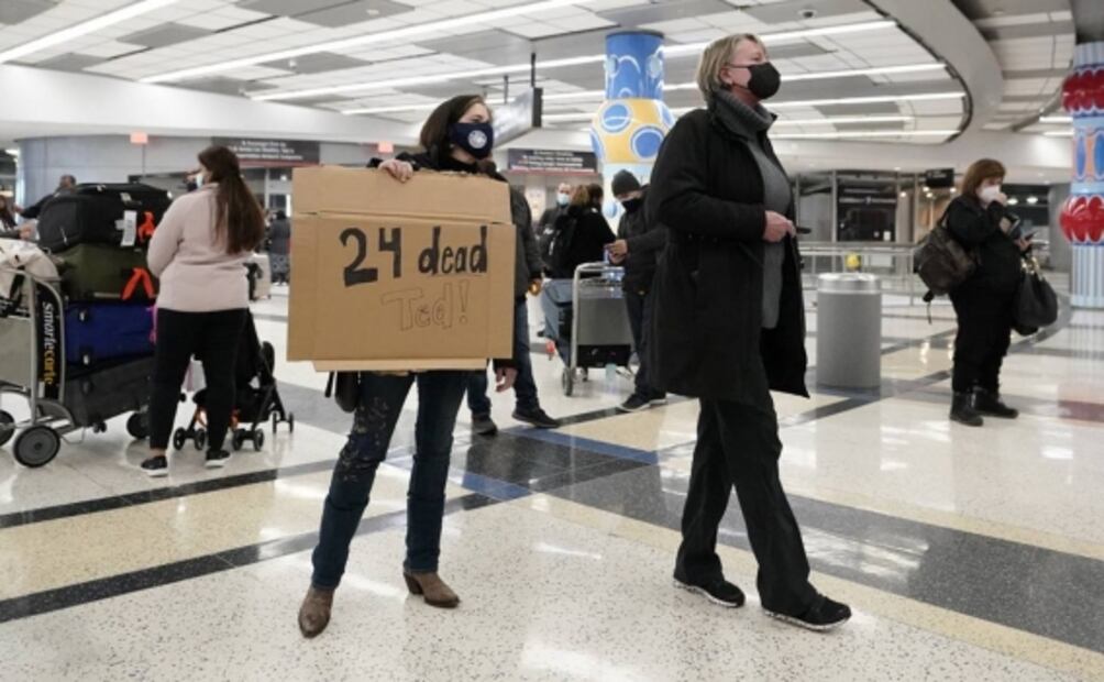 Ted Cruz reconoce que fue un "error" viajar a Cancún mientras Texas sufre tormenta invernal