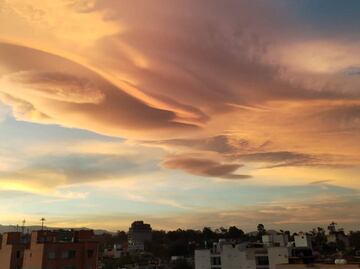 ¿Qué son las nubes lenticulares? fenómeno que sorprendió a habitantes de la CDMX y Edomex