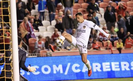 VIDEO: 'Chicharito' Hernández anota gran gol con el Galaxy en la MLS