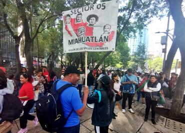 FOTOS: Se manifiesta la CNTE sobre Reforma y San Cosme; ciudadanos sufren las consecuencias nuevamente