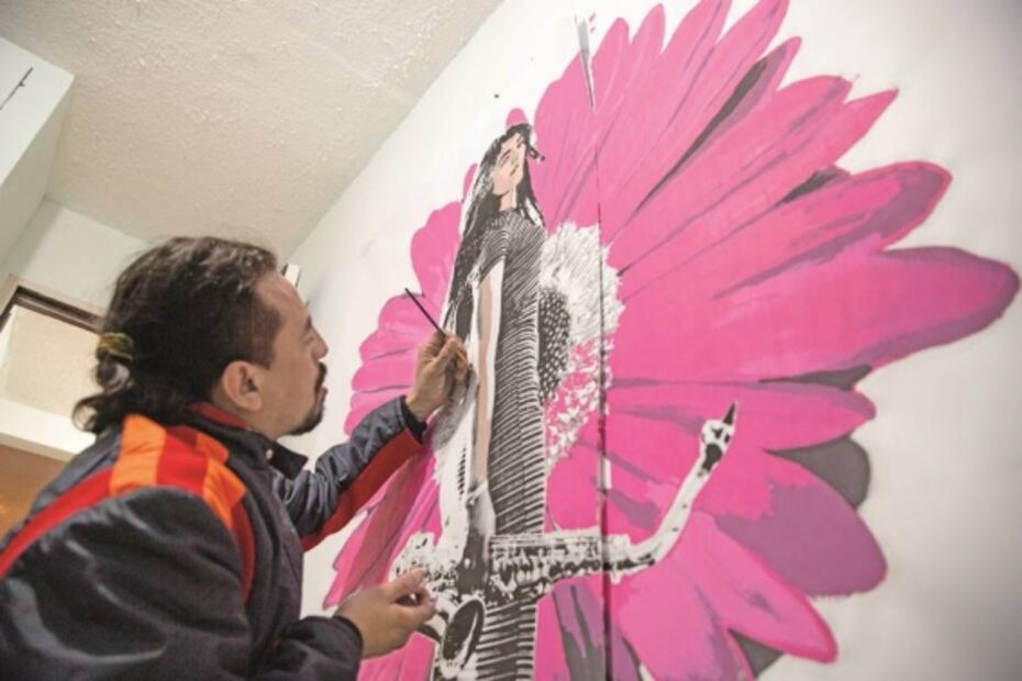 Crean pieza de arte urbano en honor a Malena, saxofonista y activista