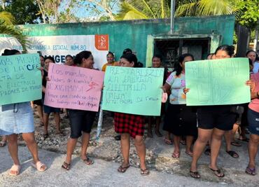 Secundaria de Yucatán lleva 4 meses sin luz; estudiantes toman clases en medio de altas temperaturas