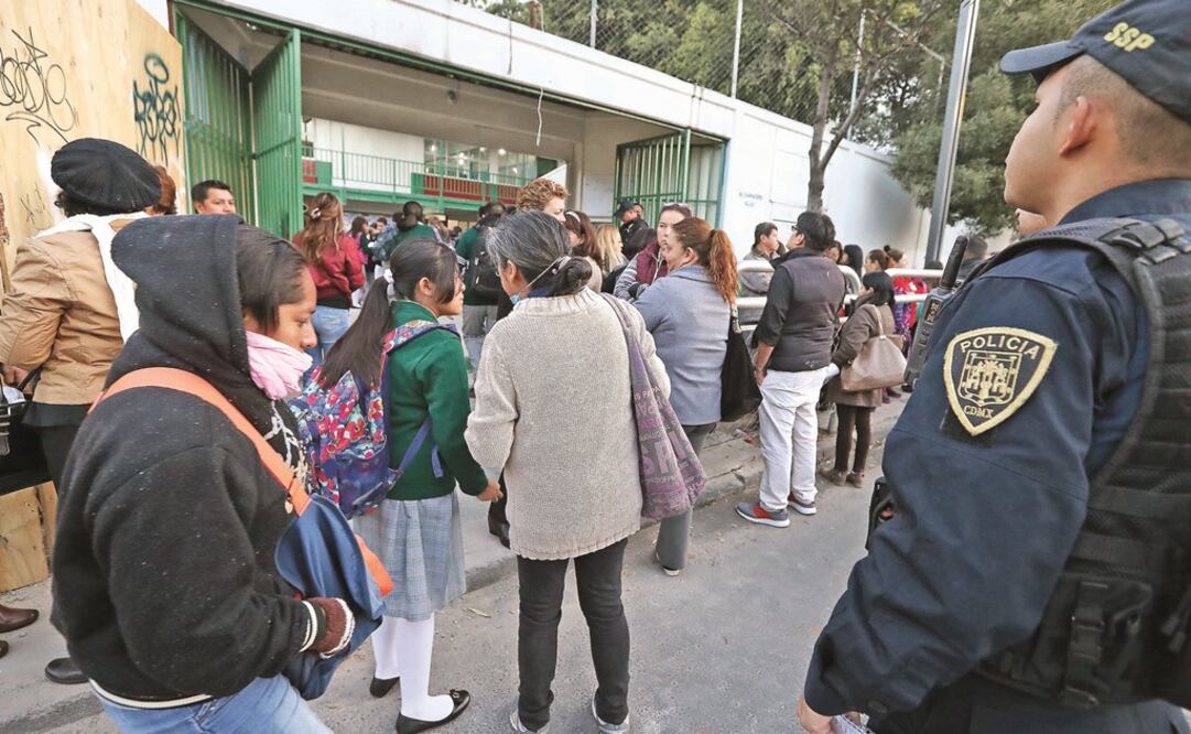 La Dirección de Seguridad Escolar pondrá en marcha el operativo “Mochila Segura”, en coordinación con padres de familia (Foto: Archivo / EL UNIVERSAL)