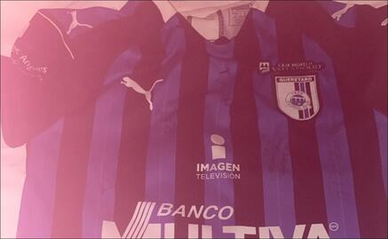 Niño regaló jersey autografiado a aficionada para salvarla y que pudiera salir del estadio