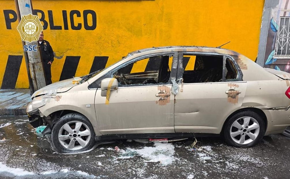 El vehículo incendiado formaba parte de una investigación por un percance y daños a la propiedad, registrado en noviembre de 2024.
Foto: Especial