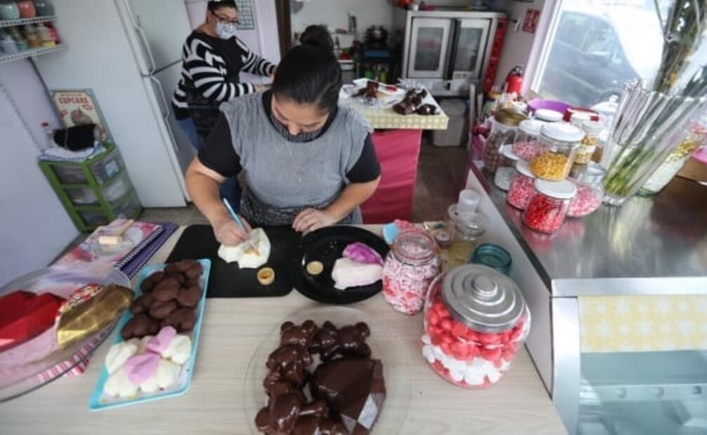 Negocio de regalos de Toluca espera aumentar sus ventas el 14 de febrero desde redes sociales