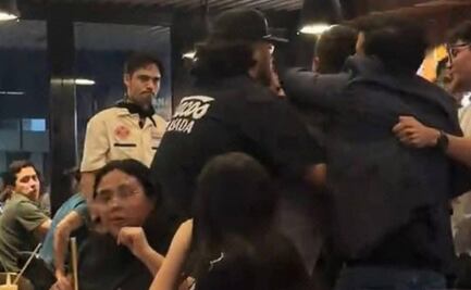 VIDEO: Regidor y líder juvenil del Verde involucrados en pelea en bar de Carin León; conflicto inició por la cuenta, informan