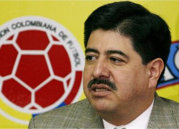 Renuncia presidente del futbol colombiano por "Caso FIFA"