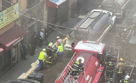 CDMX: atienden a 9 bomberos por intoxicación tras incendio en bodega de mochilas en el Centro Histórico