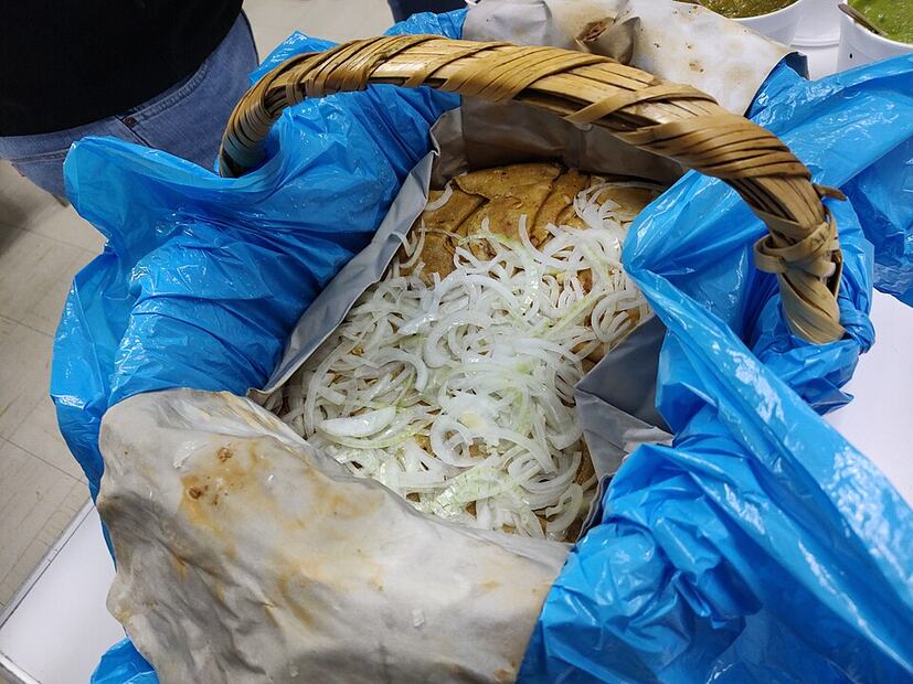 El chicharrón prensado es uno de los rellenos que se utiliza para preparar tacos de canasta. Foto: Wikimedia Commons