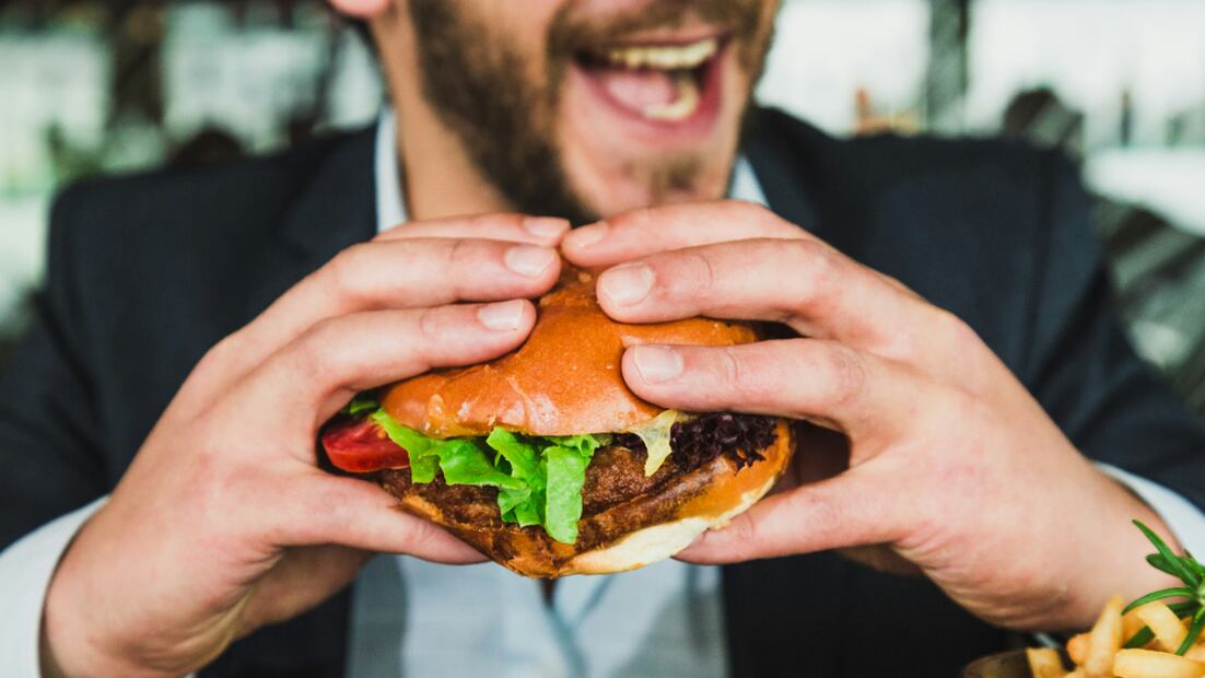 Ciertos alimentos elevan los niveles de colesterol malo en la sangre. Foto: Unsplash 