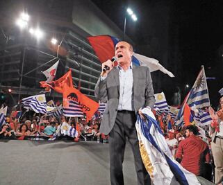 Uruguay va a segunda vuelta