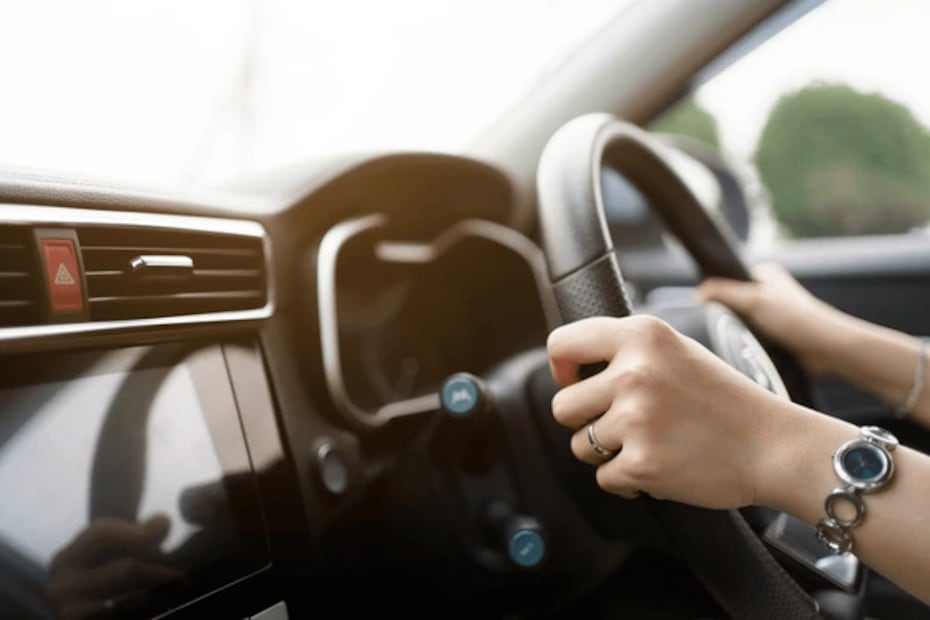 Volante de un auto. Foto: Shutterstock