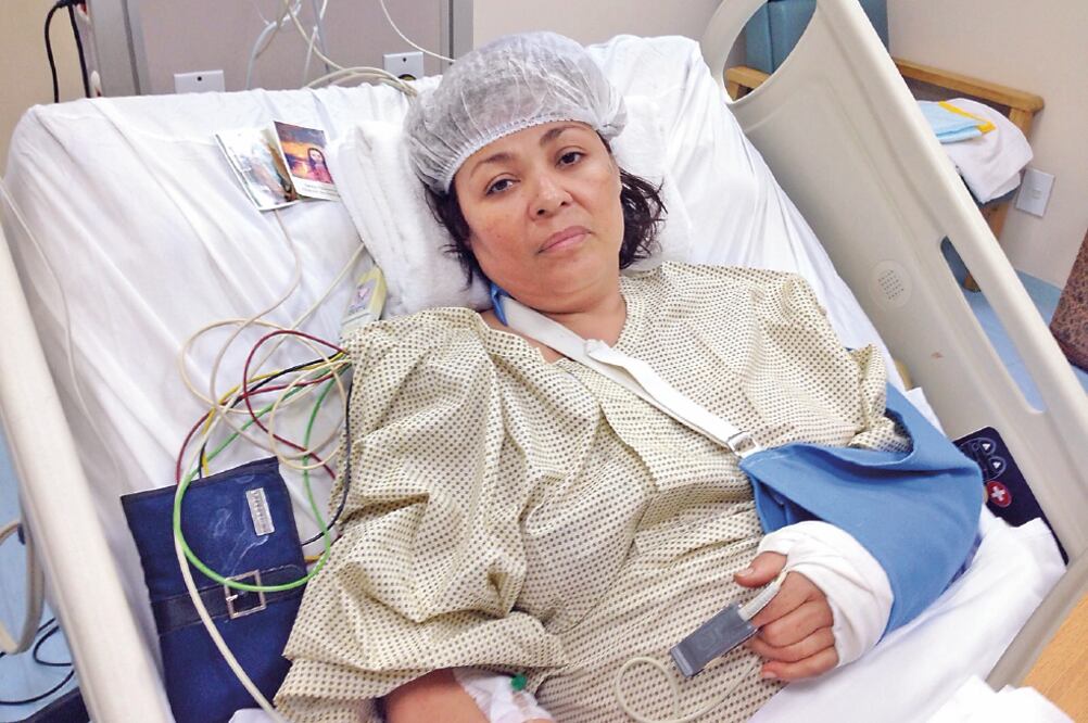 Susana Calderón, una de las sobrevivientes al ataque del domingo pasado, comenta que tal vez volverá a "El Cairo, a Egipto, cuando olvide esto, en otra vida quizá, porque en esta no creo" (AMANDA FIGUERAS)