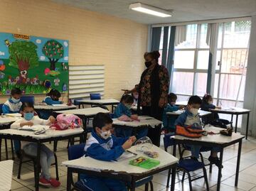 Suman 11 estados que posponen clases presenciales por ómicron