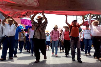 CNTE realiza marcha por la unidad en Chiapas