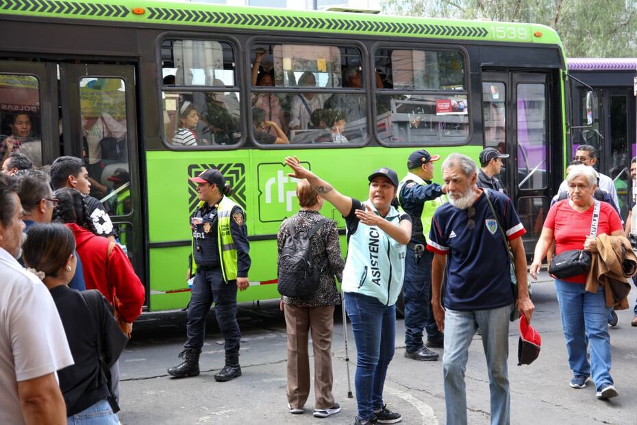 Caos y confusión sigue en Línea 2 del Metro. Foto: Karla Guerrero/ El Universal