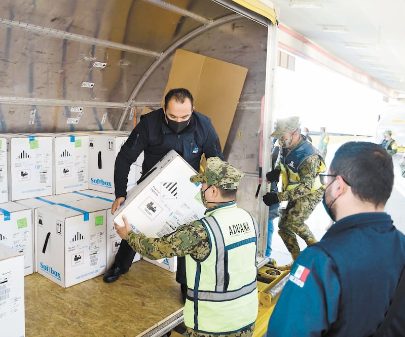 México solici- tó a la UE un envío de vacu- nas, en este caso, de Pfizer para agilizar inmunización poblacional.ARCHIVO EL UNIVERSAL 