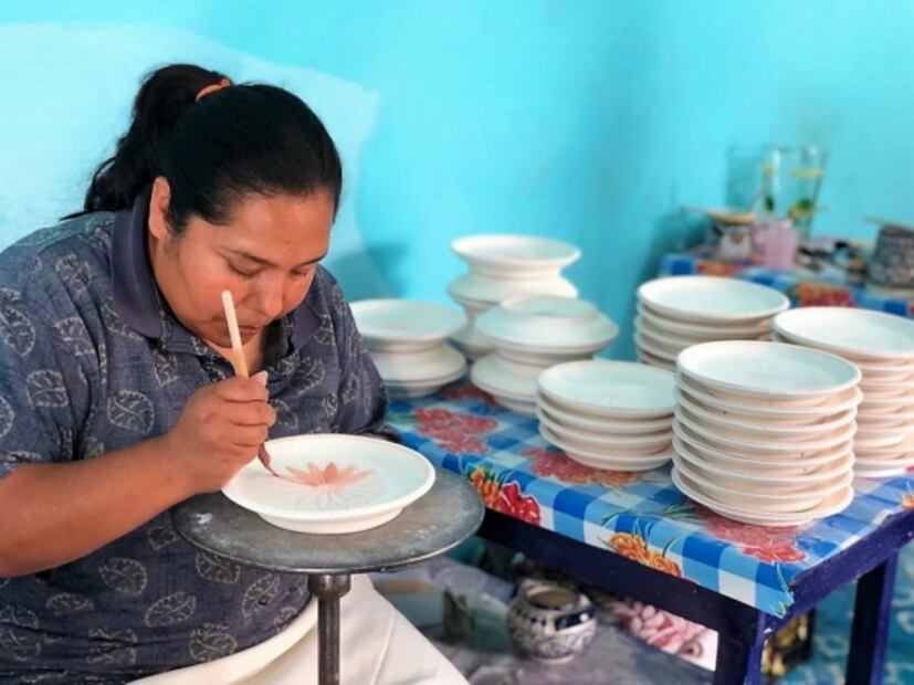 Con diseño mexicano, jóvenes apoyan a artesanos