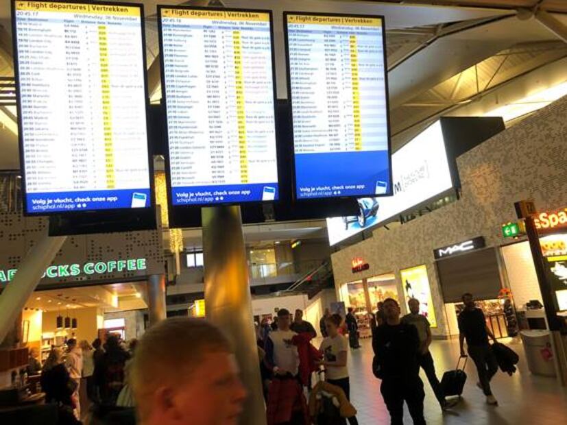“Yihadistas con cuchillos”; tuiteros falsos crearon el caos en avión en Ámsterdam