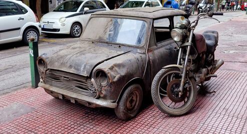 Encuentran un Mini Cooper abandonado después de 30 años
