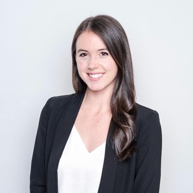 Ella es Alyssa Stoddard, Directora Senior de Recursos Humanos en Astronomer. Foto: LinkedIn