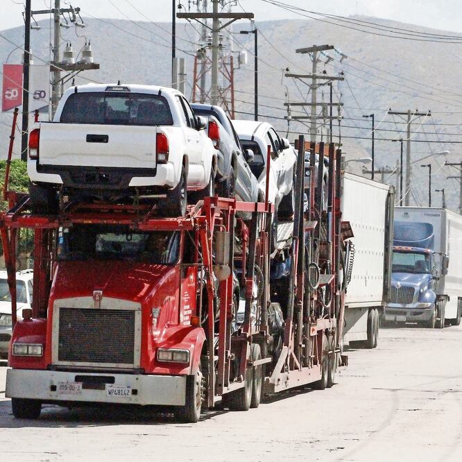 Cruce fronterizo. De acuerdo con industriales, hay proveedores con retrasos de ocho horas y otros con hasta 24 o 30 horas por los cierres en la frontera. JORGE DUENES. REUTERS