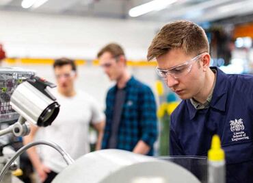 Aumento en deserción escolar crea falta de técnicos e ingenieros para nearshoring