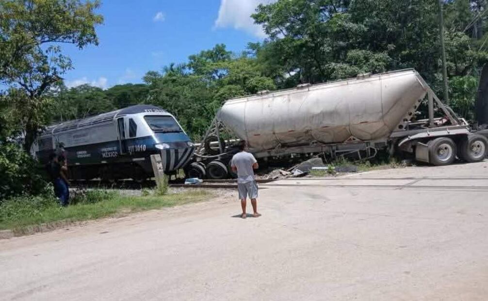 Tráiler impacta a Tren Interoceánico en Macuspana, Tabasco. Foto: Especial