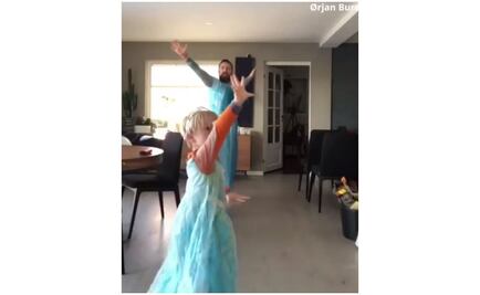 Comediante se transforma en Elsa de "Frozen" y desafía estereotipos