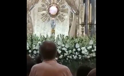 ¿Milagro? Video muestra momento en que una hostia "late" durante una misa en Zapotlanejo, Jalisco